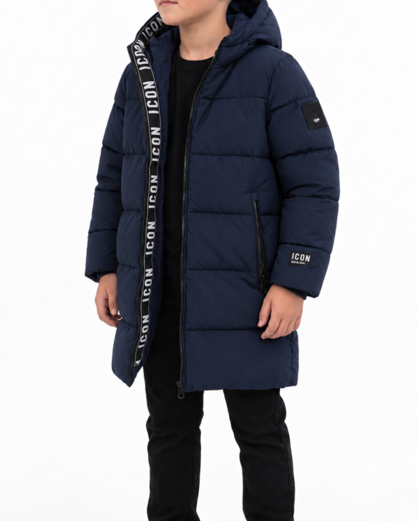 ICON jongens extra lange gewatteerde winterjas met ICON-tekstband